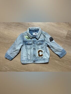 Baby Star Wars jean jacket by The Gap
“Future Jedi”